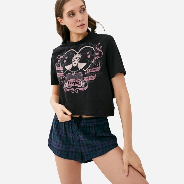 Футболка укороченная &laquo;Королева&raquo; Злодейки, цвет чёрный