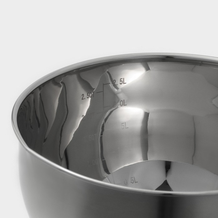 Миска из нержавеющей стали, 2,5 л, 23,5&times;20,5&times;11,5 см, с противоскользящим дном и мерной шкалой, силиконовая ручка, цвет МИКС