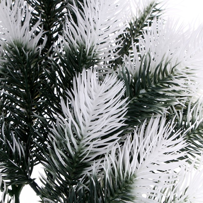 Декор &laquo;Ветвь серебристой ели&raquo;