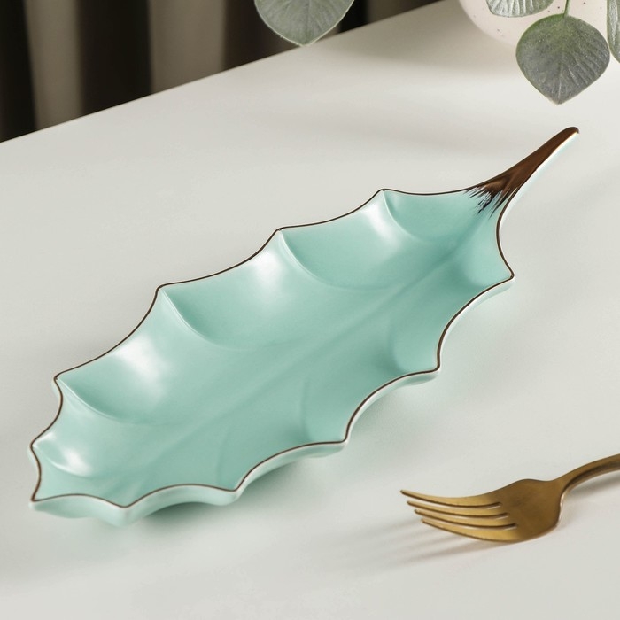Блюдо керамическое сервировочное &laquo;Лист&raquo;, 30&times;10 см, цвет голубой