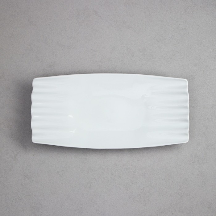 Блюдо «Идилия», фарфор, Иран Блюдо «Идилия», фарфор, Иран