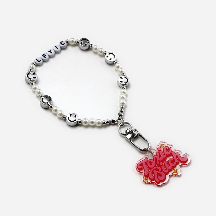 Брелок бусы для ключей &laquo;Toxic bitch&raquo;, 15 х 4.3 см