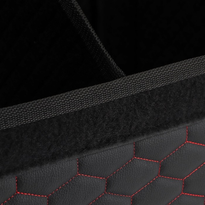 Органайзер кофр в багажник автомобиля LION, экокожа, соты, 50&times;30&times;30 см, черно-красный