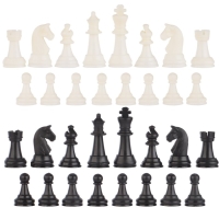 Шахматные фигуры, пластик, король h-4.2 см, пешка h-2 см Шахматные фигуры, пластик, король h-4.2 см, пешка h-2 см