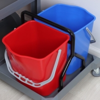 Многофункциональная тележка для клининга с вёдрами, отжимом и лотками, цвет серый