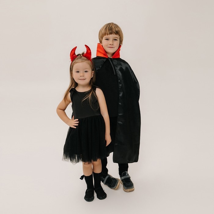 Карнавальный набор &laquo;Кровожадный вампир&raquo;: плащ и зубы