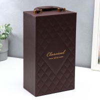 Шкатулка дерево, кожзам для 2 бутылок "Стёганная клетка" 4 предмета 34,5х19,5х12 см Шкатулка дерево, кожзам для 2 бутылок "Стёганная клетка" 4 предмета 34,5х19,5х12 см