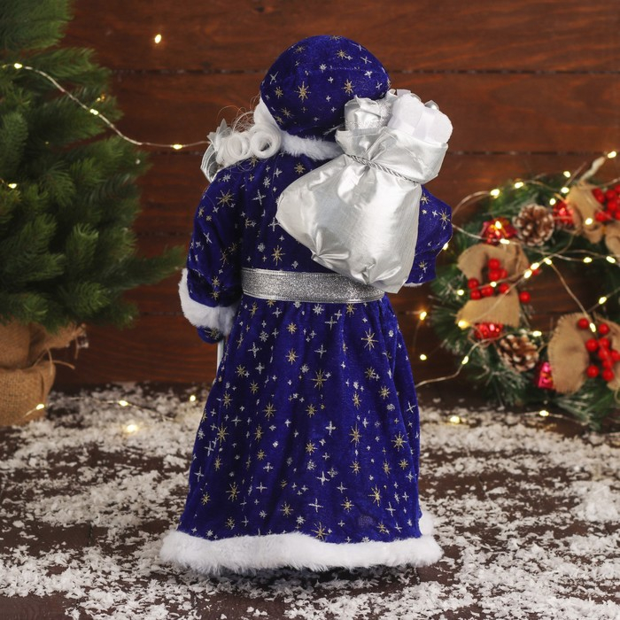 Дед Мороз Дед Мороз "В синей подпоясанной шубе, с посохом и подарками" 45х23 см