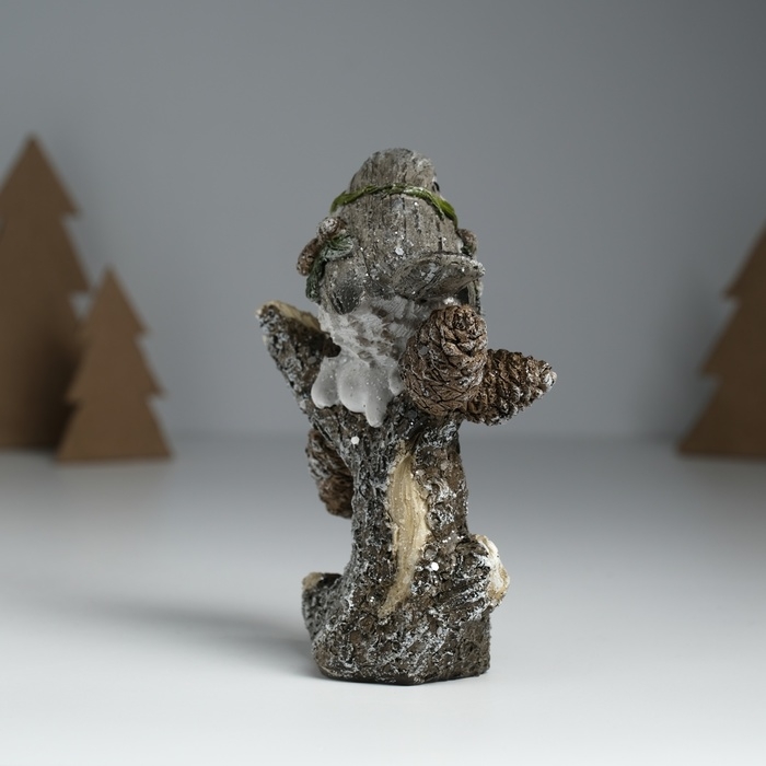 Сувенир полистоун "Воробышек в венке с ягодками и шишками на дереве" 10,5х7х13,5 см