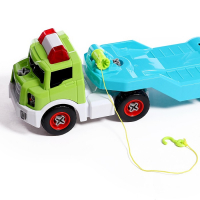 Конструктор винтовой &laquo;Эвакуатор с машинкой&raquo;, с отвёрткой и насадкой + знаки