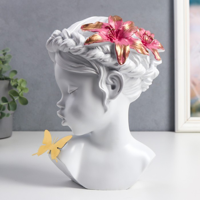 Сувенир полистоун Сувенир полистоун "Малышка с лилией в волосах и бабочкой" белый 23х17х7 см