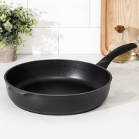 Сковорода &laquo;Традиция&raquo;, d=28 см, пластиковая ручка, антипригарное покрытие, цвет чёрный