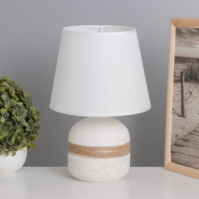 Лампа настольная Лампа настольная "Зелия" 1х40Вт Е14 белый 20х20х30см