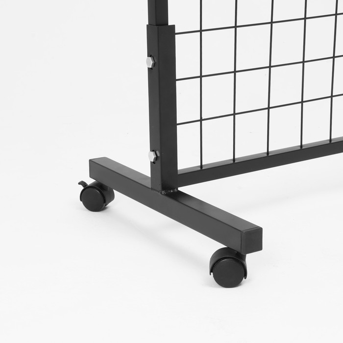 Сетка на колёсах, 100&times;200 см, размер ячейки 6&times;6 см, цвет чёрный