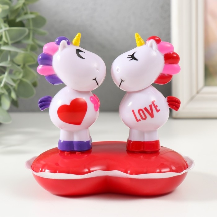 Маятник пластик от солнечной батареи "Поцелуйчик. Единорожки 9х11,8х11 см