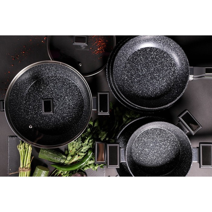 Сковорода Magistro Warrior, d=26 см, h=4,9 см, ручка soft-touch, антипригарное покрытие, индукция, цвет чёрный Сковорода Magistro Warrior, d=26 см, h=4,9 см, ручка soft-touch, антипригарное покрытие, индукция, цвет чёрный