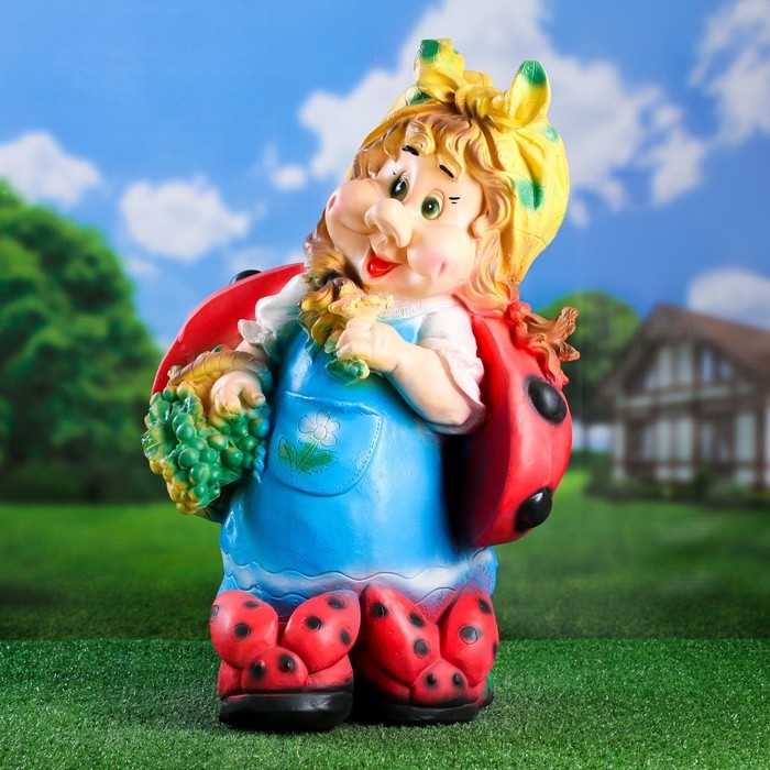 Садовая фигура "Гном девочка-божья коровка с виноградом" 44х21х64см
