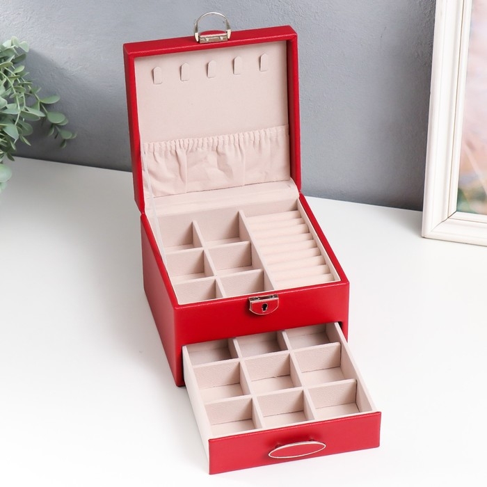 Шкатулка кожзам для украшений Шкатулка кожзам для украшений "Алые паруса" 16х16х11,8 см