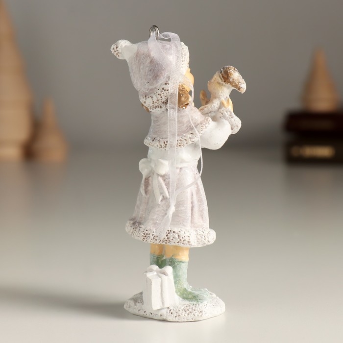 Сувенир полистоун подвеска "Малышка с любимцем в шапке" 4х4х10,5 см