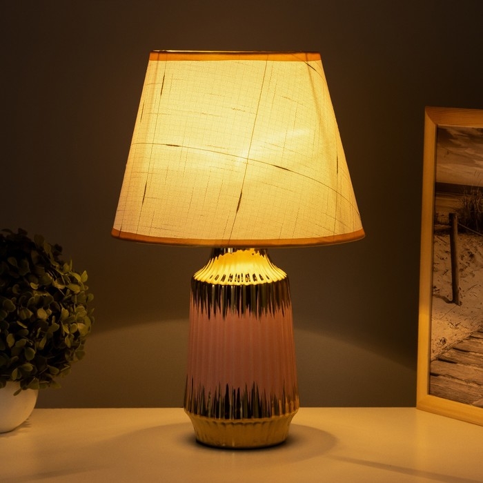 Лампа настольная Лампа настольная "Нереа" 1х40Вт Е14 розовый/золото 24х24х40см