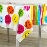 Скатерть одноразовая "Смайлы" 180х137 Скатерть одноразовая "Смайлы" 180х137