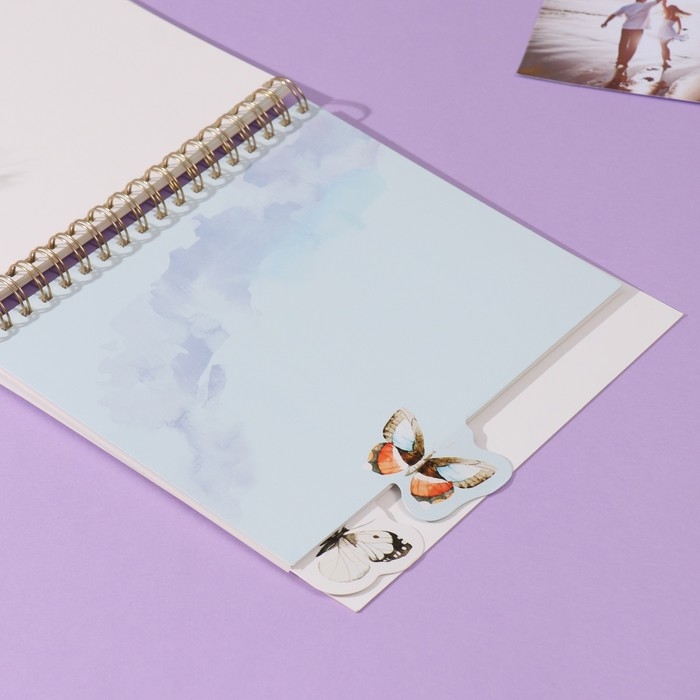 Фотоальбом на спирали 20 листов Фотоальбом на спирали 20 листов "Бабочки" объёмный элемент + 4 вкладки 24х24 см