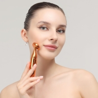 Массажёр для лица, 3,4 × 15 см, две насадки, цвет медный Массажёр для лица, 3,4 × 15 см, две насадки, цвет медный