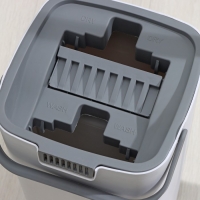 Швабра с отжимом и ведро Raccoon: ведро с отсеками, швабра плоская, 2 кармана, 32&times;12&times;142 см, дополнительная насадка из микрофибры