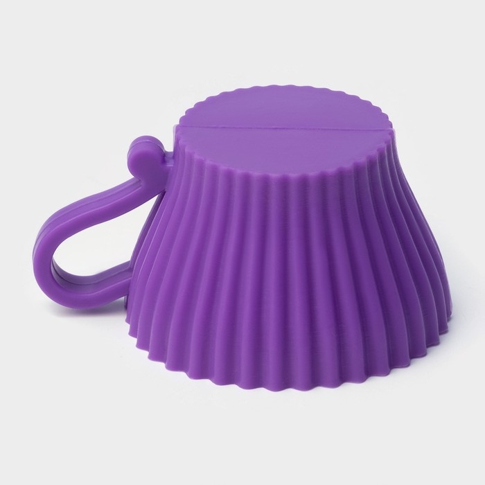 Форма для выпечки Доляна &laquo;Алиса в стране чудес&raquo;, силикон, 9&times;7&times;4,5 см, внутренний размер 6,5&times;6,5&times;4,5 см, цвет фиолетовый