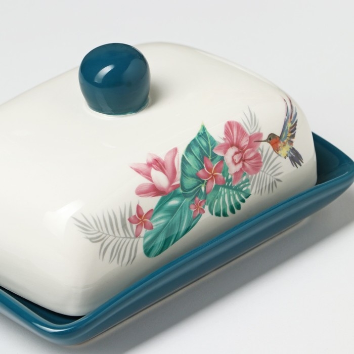 Маслёнка Доляна &laquo;Тропики&raquo;, 17&times;12,5&times;8 см, цвет белый