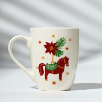 Кружка керамическая с ложкой &laquo;Новогодние игрушки&raquo;, 310 мл, цвет белый