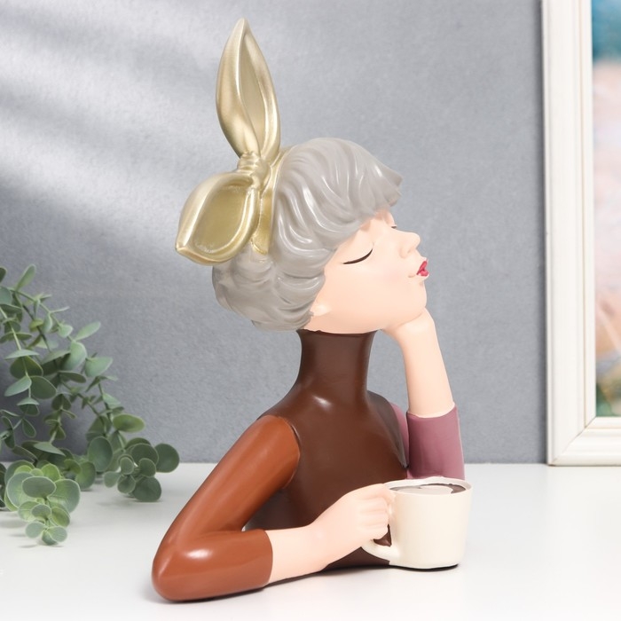 Сувенир полистоун Сувенир полистоун "Девушка с кружкой" 28,5х12х21 см