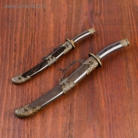 Сув. изделие катаны 2в1 на подставке, ножны дерево, шоко 18/23,5см Сув. изделие катаны 2в1 на подставке, ножны дерево, шоко 18/23,5см