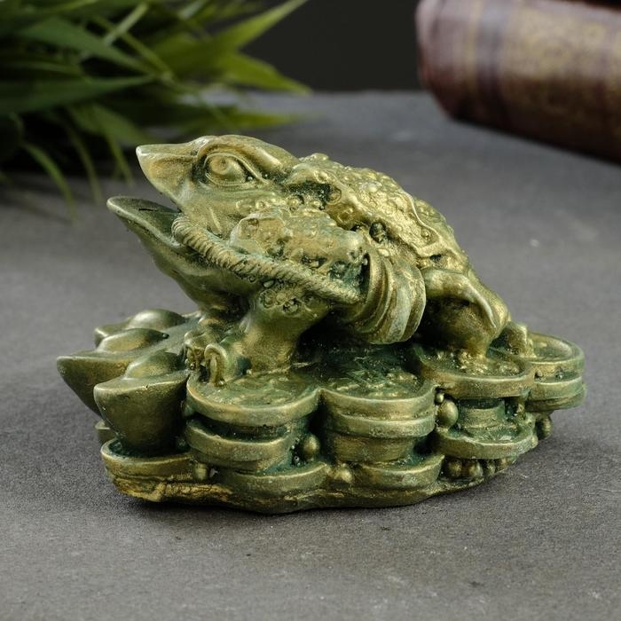 Фигура Фигура "Жаба на деньгах" зеленый с позолотой 8х8х4см