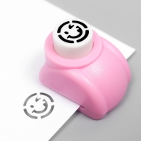 Дырокол фигурный "Хитрый смайлик" d=1,5 см МИКС 3х4х3,5 см Дырокол фигурный "Хитрый смайлик" d=1,5 см МИКС 3х4х3,5 см