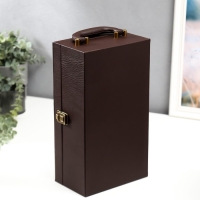 Шкатулка дерево, кожзам для 2 бутылок "Стёганная клетка" 4 предмета 34,5х19,5х12 см Шкатулка дерево, кожзам для 2 бутылок "Стёганная клетка" 4 предмета 34,5х19,5х12 см