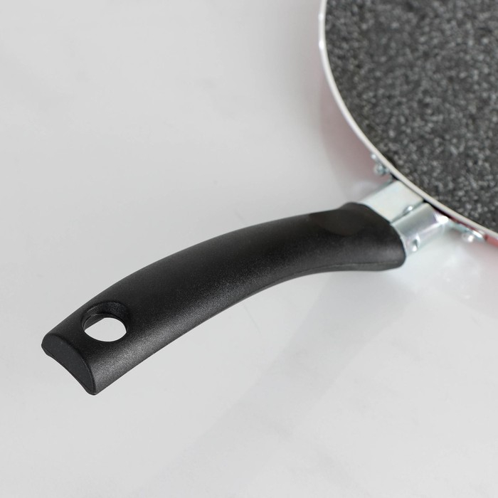 Сковорода блинная Blaze, d=25 см, пластиковая ручка, антипригарное покрытие, цвет красный Сковорода блинная Blaze, d=25 см, пластиковая ручка, антипригарное покрытие, цвет красный