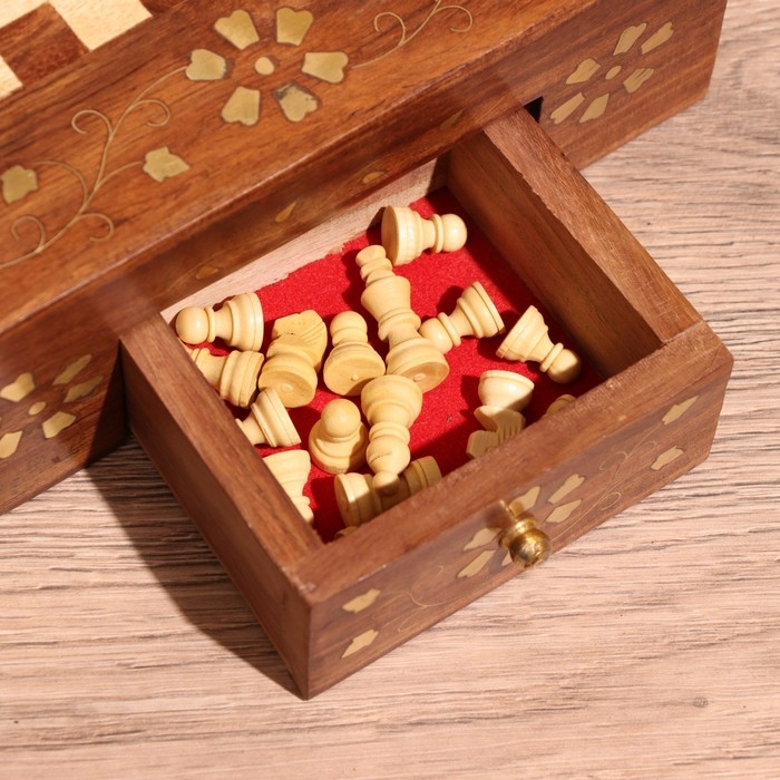 Шахматы дорожные 20,5х20,5х7 см, дерево шишам Шахматы дорожные 20,5х20,5х7 см, дерево шишам