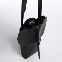 Сумка женская кросс-боди на кнопке, цвет чёрный