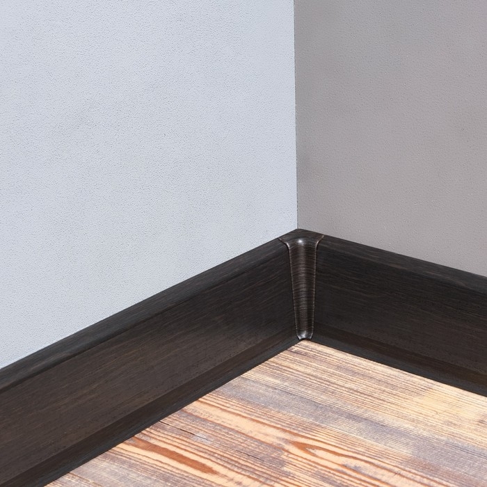 Плинтус напольный 85мм 2,2м Плинтус напольный 85мм 2,2м "Деконика", 303 Венге темный