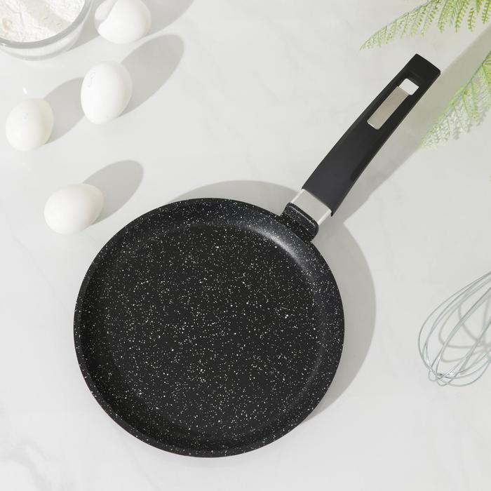 Сковорода блинная &laquo;Гранит Black&raquo; Induction Pro, d=22 см, пластиковая ручка, антипригарное покрытие, цвет чёрный