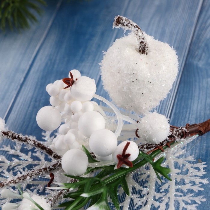 Декор Декор "Зимнее очарование" яблоко ягоды кружево в белом, 22 см