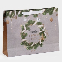 Пакет подарочный новогодний крафтовый горизонтальный &laquo;Счастье рядом&raquo;, L 40 х 31 х 11.5 см, Новый год