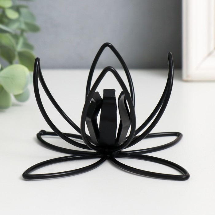 Подсвечник металл на 1 свечу "Контуры лилии" d-2 см чёрный 13х13х6,5 см