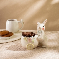 Конфетница керамическая SL Home «Лесные кролики», 17,5×13×16,8 см, цвет белый Конфетница керамическая SL Home «Лесные кролики», 17,5×13×16,8 см, цвет белый