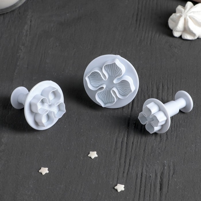 Набор плунжеров кондитерских Доляна «Клевер», 3 шт, d=4,8/3,7/2,7 см Набор плунжеров кондитерских Доляна «Клевер», 3 шт, d=4,8/3,7/2,7 см