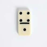 Домино "Форкас", 9 х 15 см, костяшка 4 х 2 см, красное Домино "Форкас", 9 х 15 см, костяшка 4 х 2 см, красное