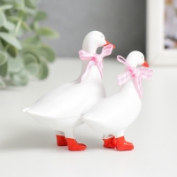 Сувенир полистоун "Белые уточки с бантиками" 8х8х5 см Сувенир полистоун "Белые уточки с бантиками" 8х8х5 см