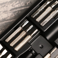 Набор отверток в фляге «Хочешь жить», универсальный, 18 предметов Набор отверток в фляге «Хочешь жить», универсальный, 18 предметов