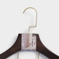 Плечики - вешалка для костюмов LaDо́m Brown Gold, 42,5&times;4&times;19 см, перекладина вельвет, широкие плечики, дерево бук